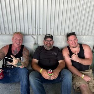 Meet your Posher, Dustin